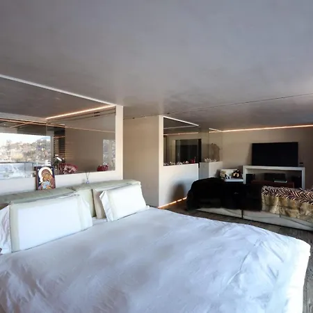 Silver Apartman