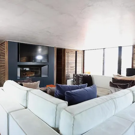 Silver Apartman *