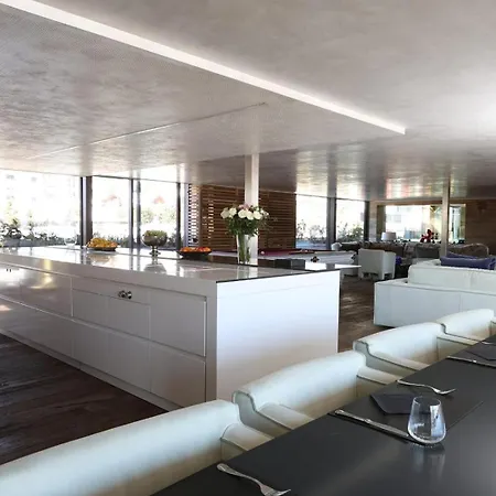 Silver Apartman