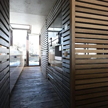 Silver Apartman