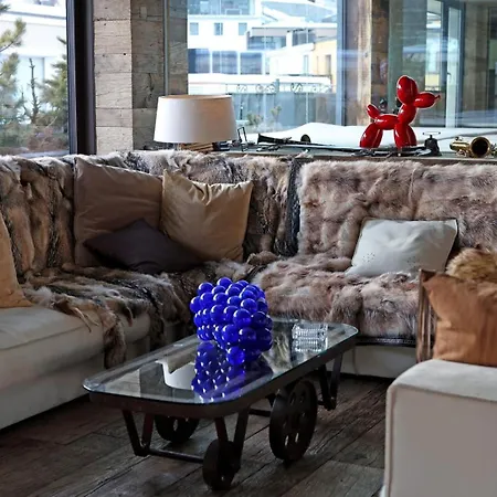 Silver Apartman