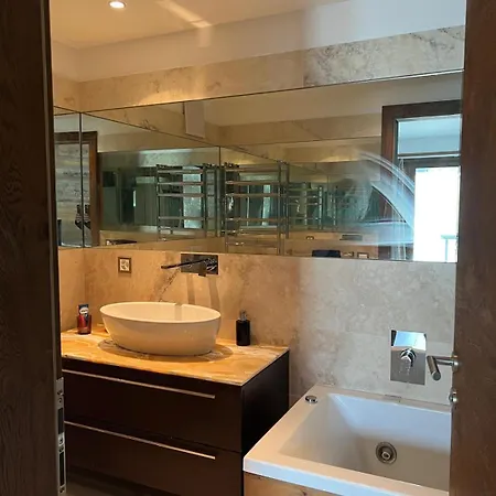 Silver Apartman *