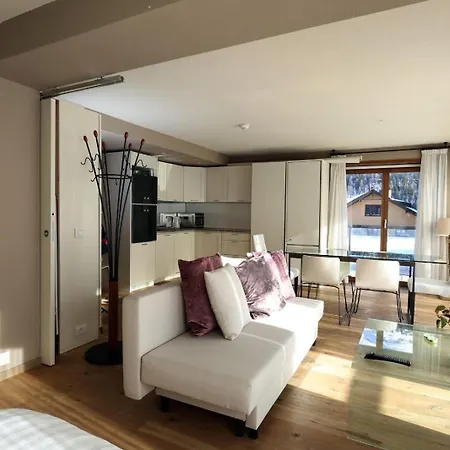 Silver Apartman *