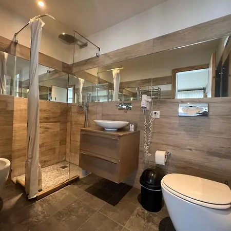 Silver Apartman