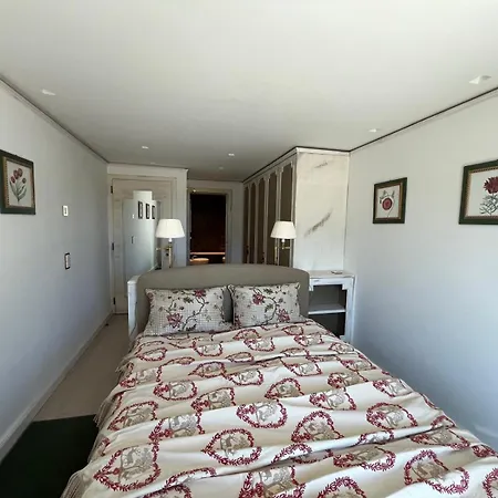 Silver Apartman