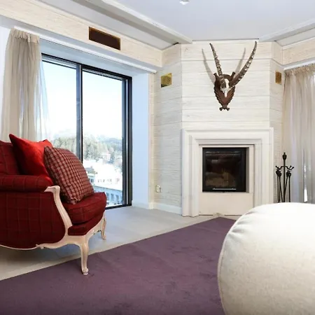 Silver Apartman *