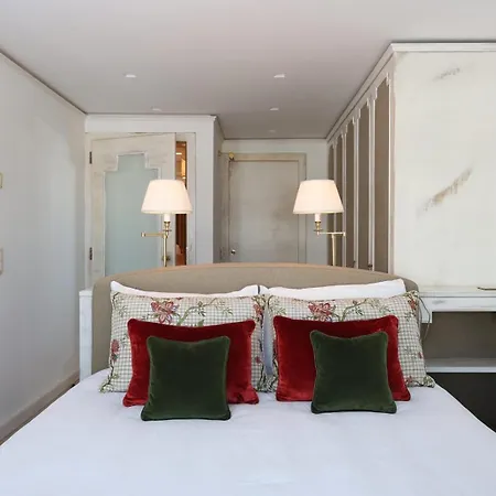 Silver Apartman *
