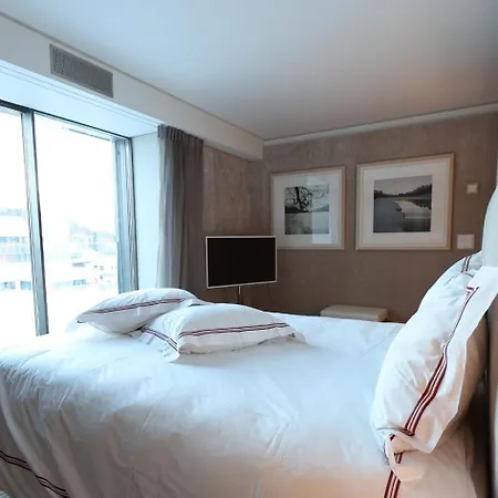 Silver Apartman